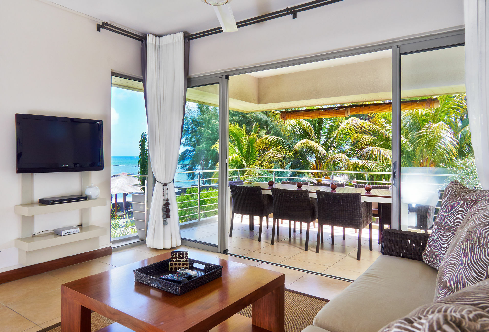 Bon Azur Beachfront Suites & Penthouses With Lov Trou aux Biches Buitenkant foto