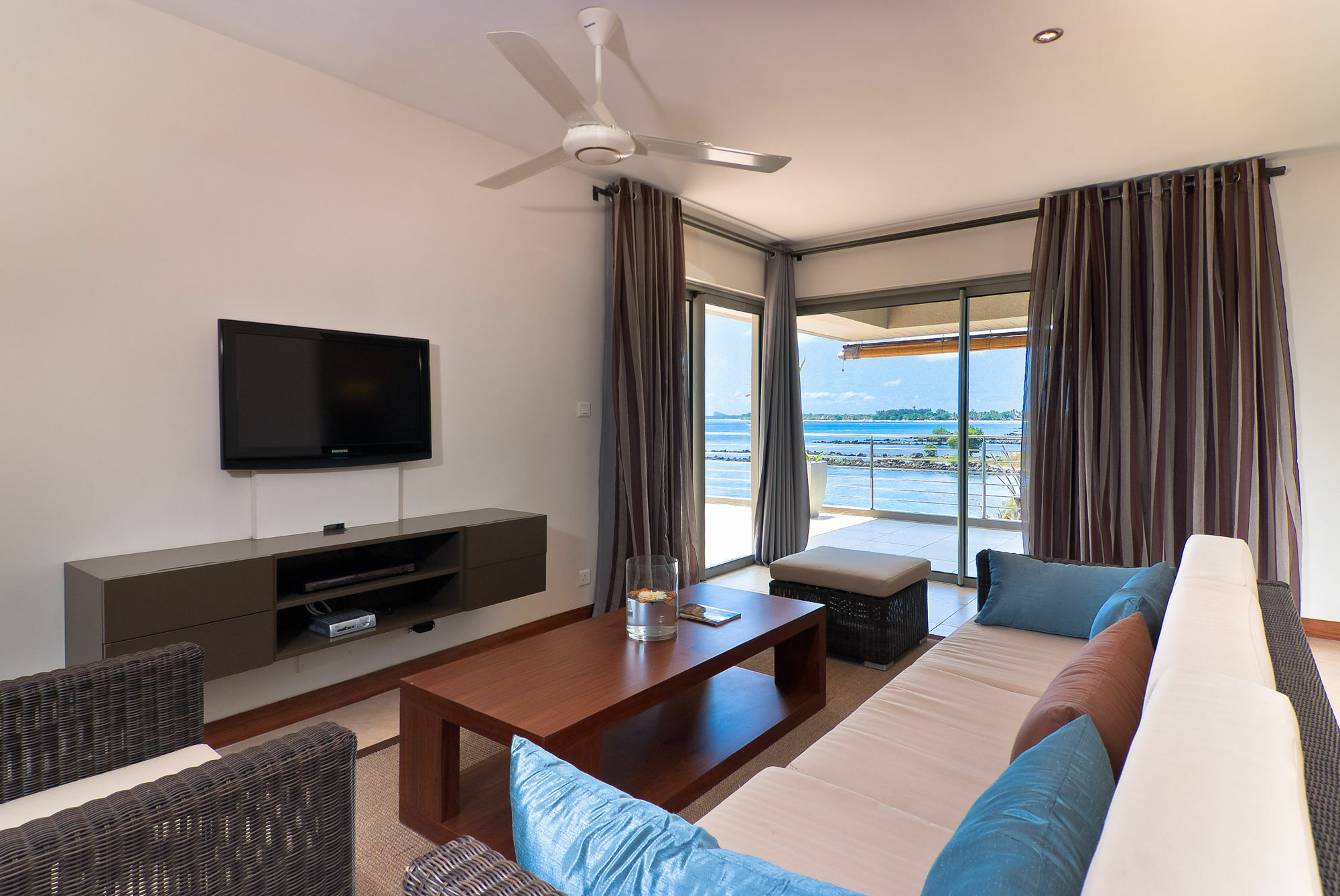 Bon Azur Beachfront Suites & Penthouses With Lov Trou aux Biches Buitenkant foto