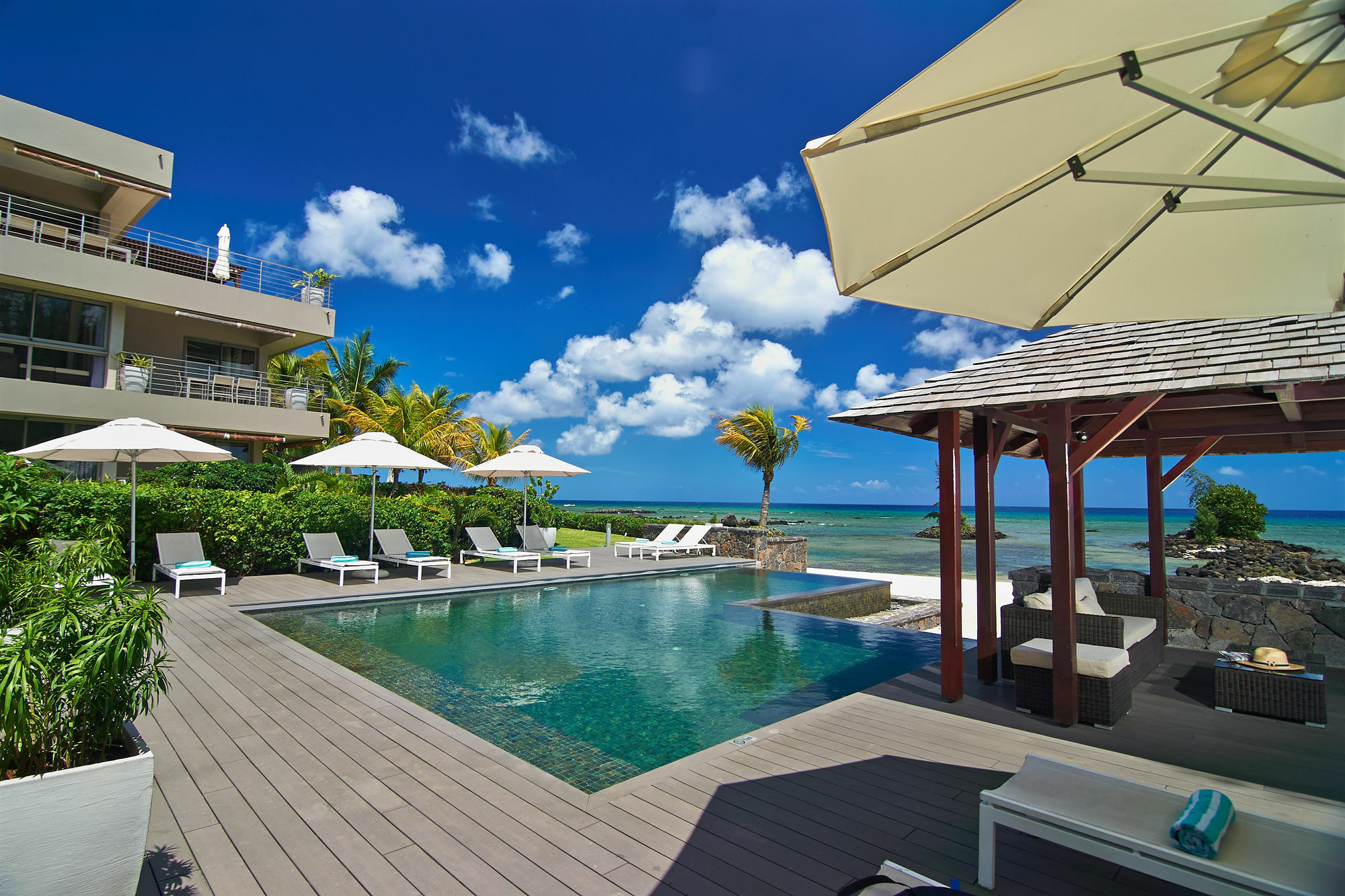 Bon Azur Beachfront Suites & Penthouses With Lov Trou aux Biches Buitenkant foto