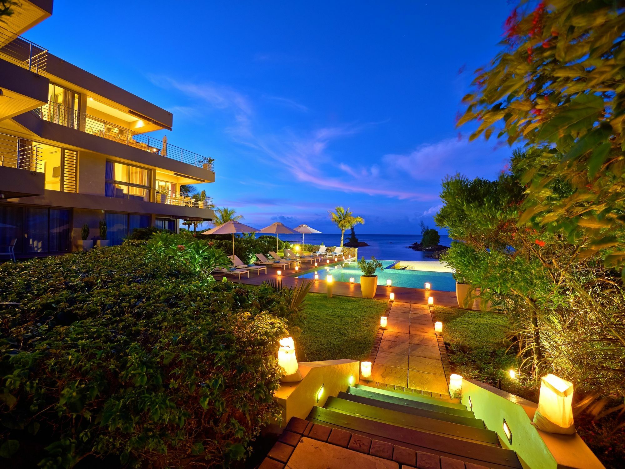 Bon Azur Beachfront Suites & Penthouses With Lov Trou aux Biches Buitenkant foto